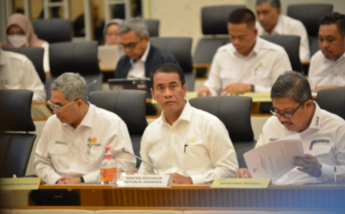 Mentan Amran Gigih Perjuangkan Nasib Petani