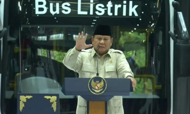 RI Bangun Kilang Bioavtur dari Sawit dan Minyak Jelantah