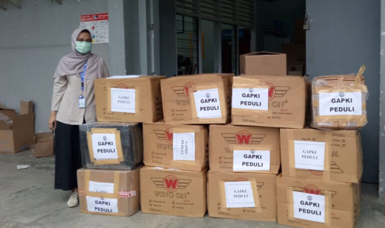 Out of COVID-19 Concern, GAPKI Gives Medical Equipment To 3 Hospitals