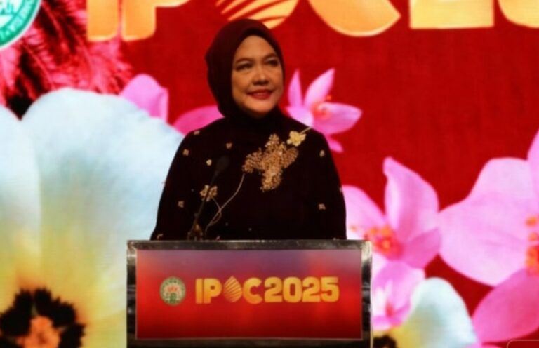Amid Global Challenges, Palm Oil Keeps Buoying RI’s Economy
